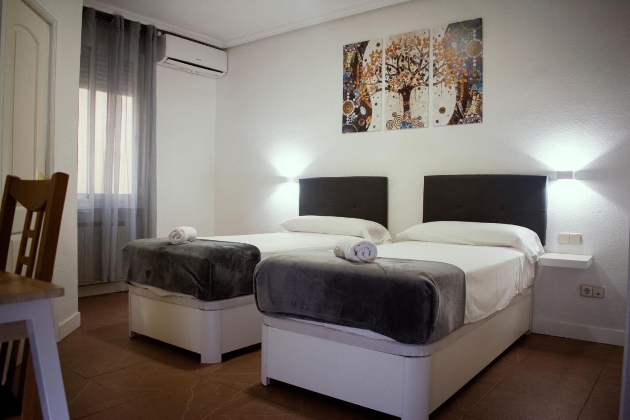 Hostal Artico Madrid Exterior photo